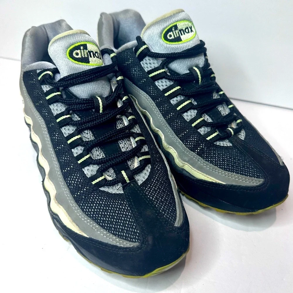 Used Big Kids Nike Air Max 95